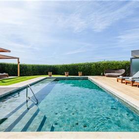 4 Bedroom Villa with Pool in Ferragudo Village near Portimao, Sleeps 8